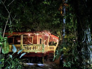 Mặt tiền nơi lưu trú