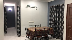 Family dining - Heza Villa (Port Dickson)