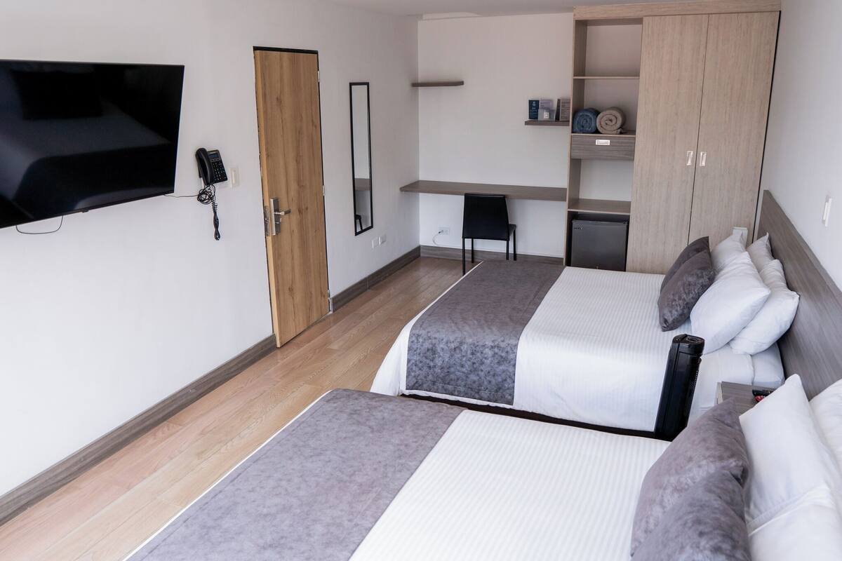Premium bedding, in-room safe, desk, iron/ironing board