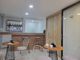 55-inch Smart TV with cable channels, TV, Netflix