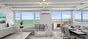 Beach Front  Amapola SeaSide Apt