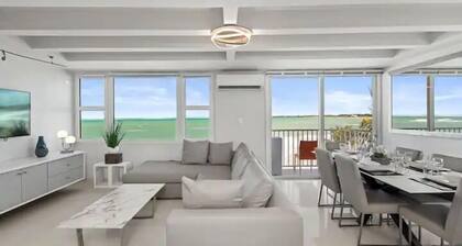 Beach Front Amapola SeaSide Apt