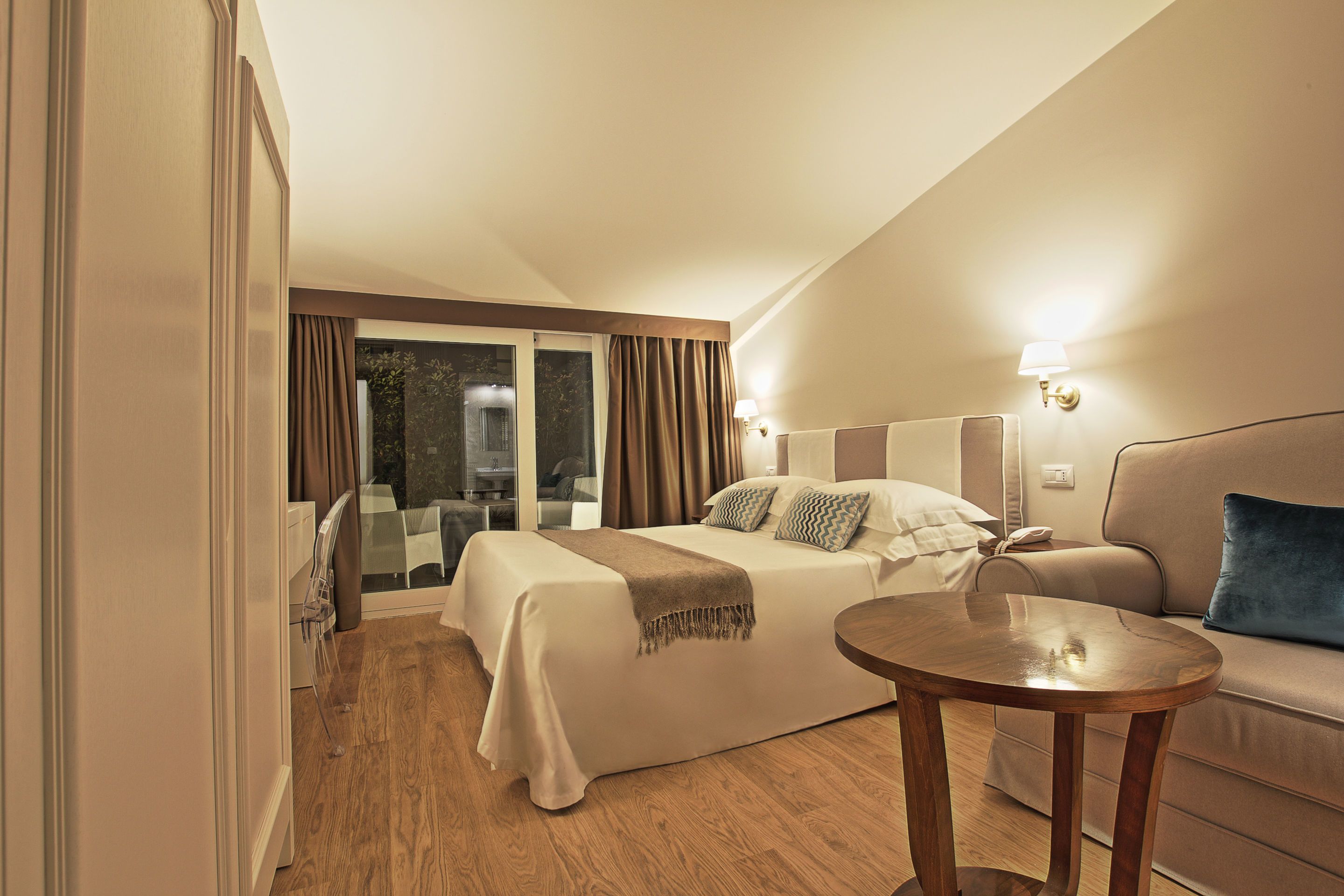 Minibar, desk, free cots/infant beds, free WiFi