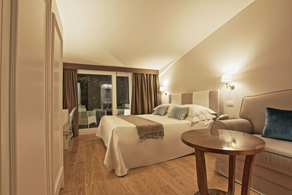 Deluxe-Dreibettzimmer, 1 Queen-Bett und Schlafsofa, Nichtraucher