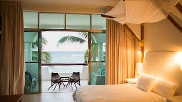 Studio Suite, 2 Queen Beds, Sea View, Oceanfront | Floor plan