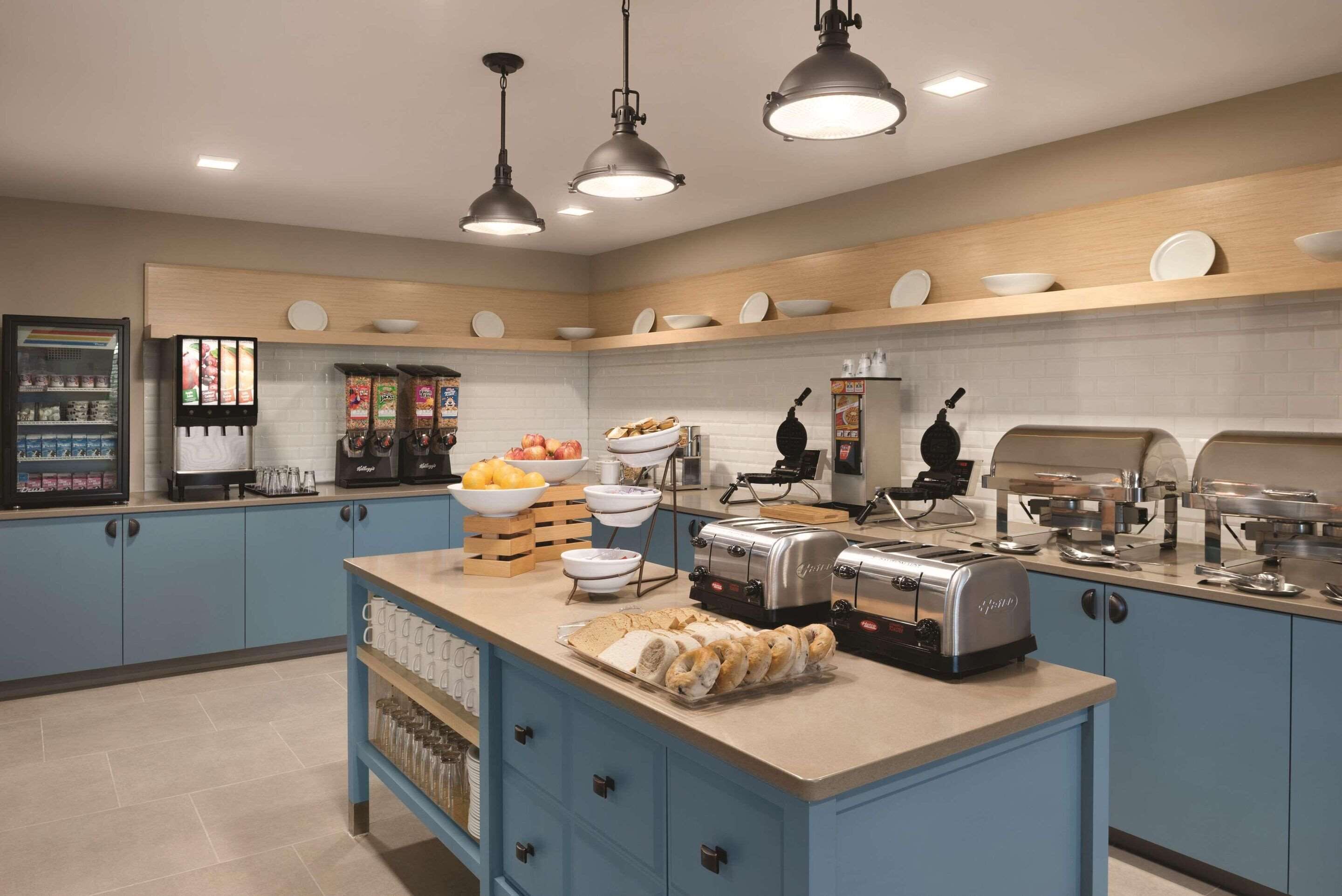 free daily continental breakfast