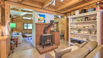 TV, fireplace, DVD player, books