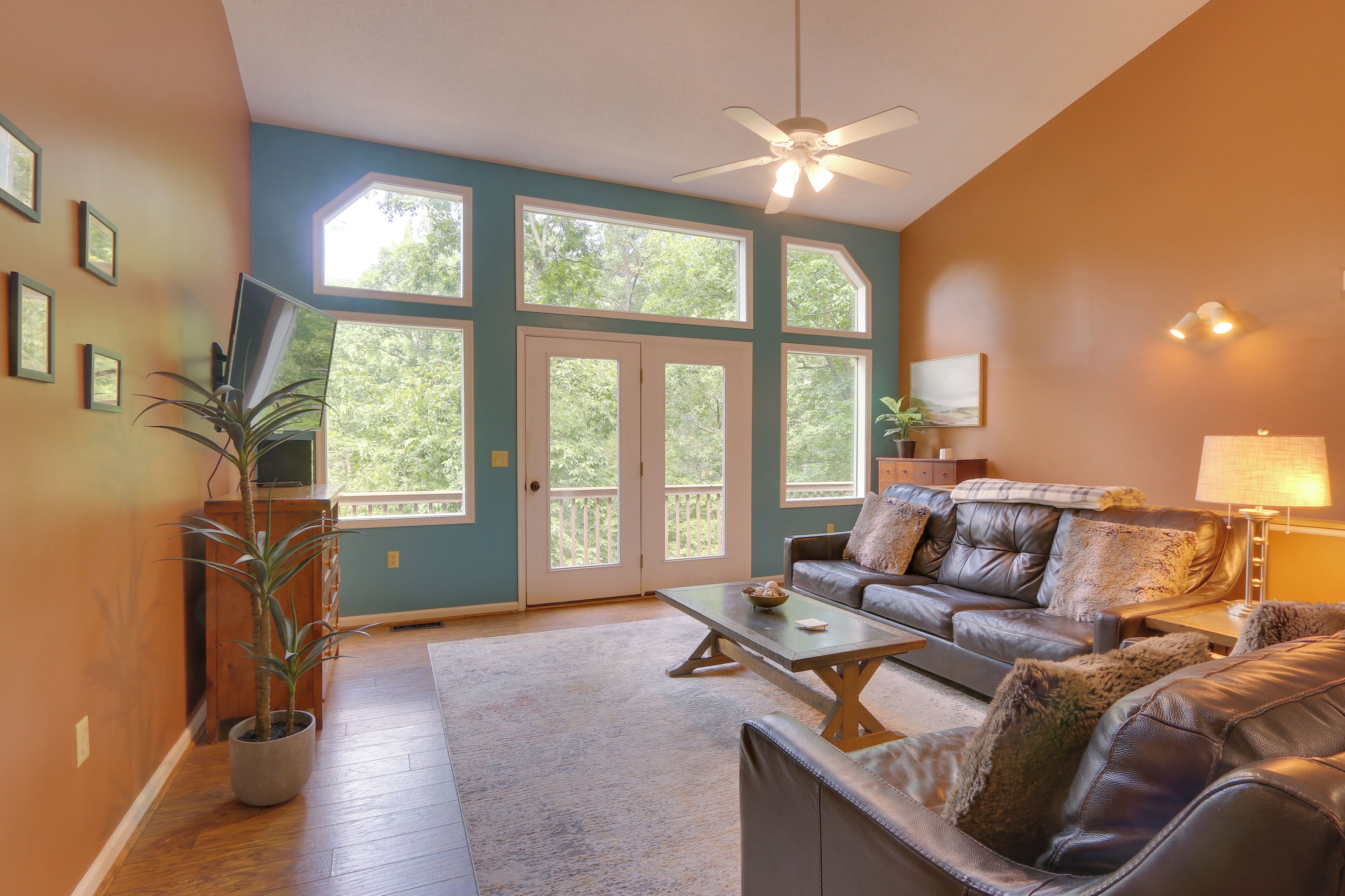 Spacious McGaheysville Home: Hot Tub & Pool Table!