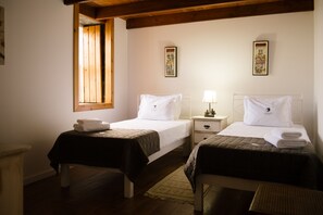 3 chambres, fer et planche à repasser, Wi-Fi, literie fournie