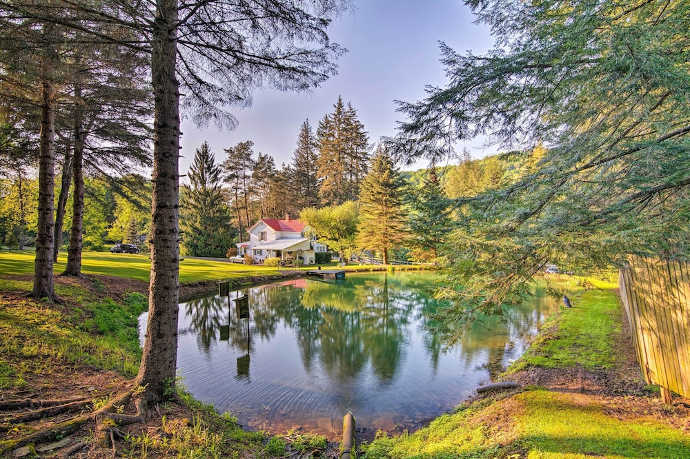 3-Acre Lodge w/ Snowmobile & Four-Wheeling Trails