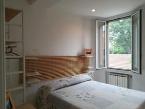 1 Schlafzimmer, Schreibtisch, Bügeleisen/Bügelbrett, WLAN