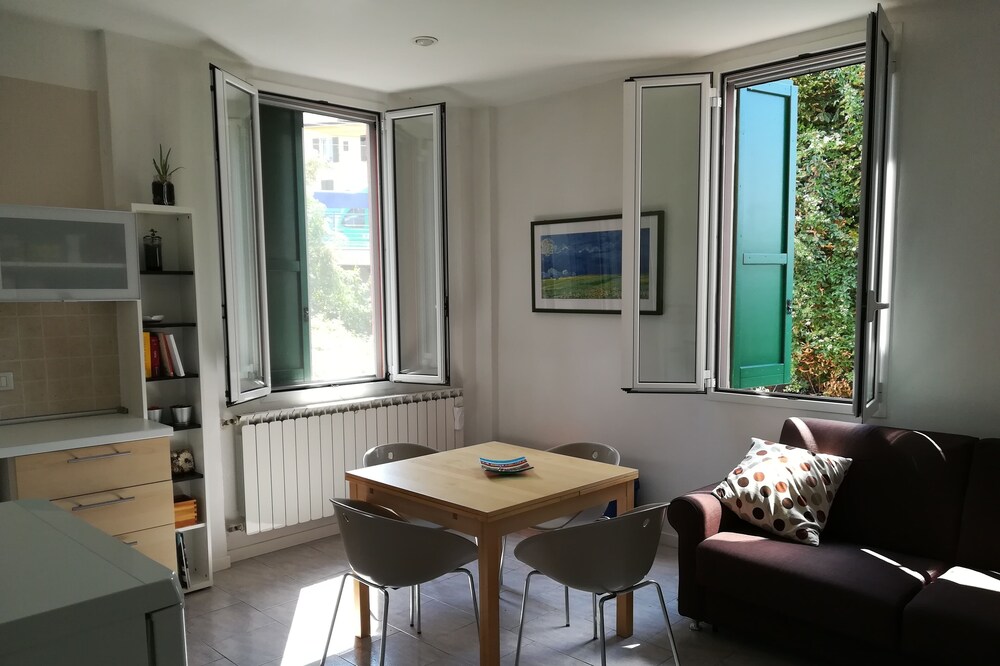 Pisolo home holidays near city center and Sant'Orsola Hospital