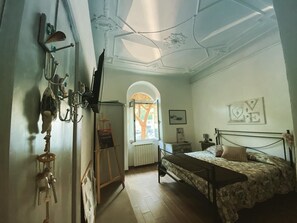 2 bedrooms, desk, soundproofing, free WiFi - "Il Nido da Chiara" renovated with fine finishes and a splendid terrace (La Spezia)