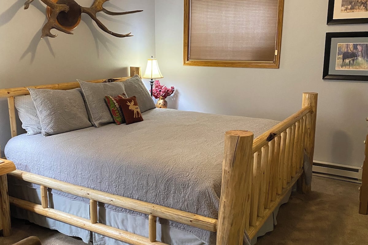 Chambre Supérieure, 1 très grand lit | 1 chambre, literie de qualité supérieure, décoration personnalisée