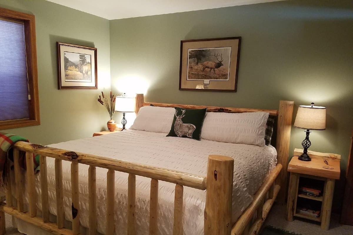Chambre Deluxe, 1 très grand lit | 1 chambre, literie de qualité supérieure, décoration personnalisée