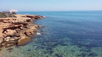 Una spiaggia nelle vicinanze