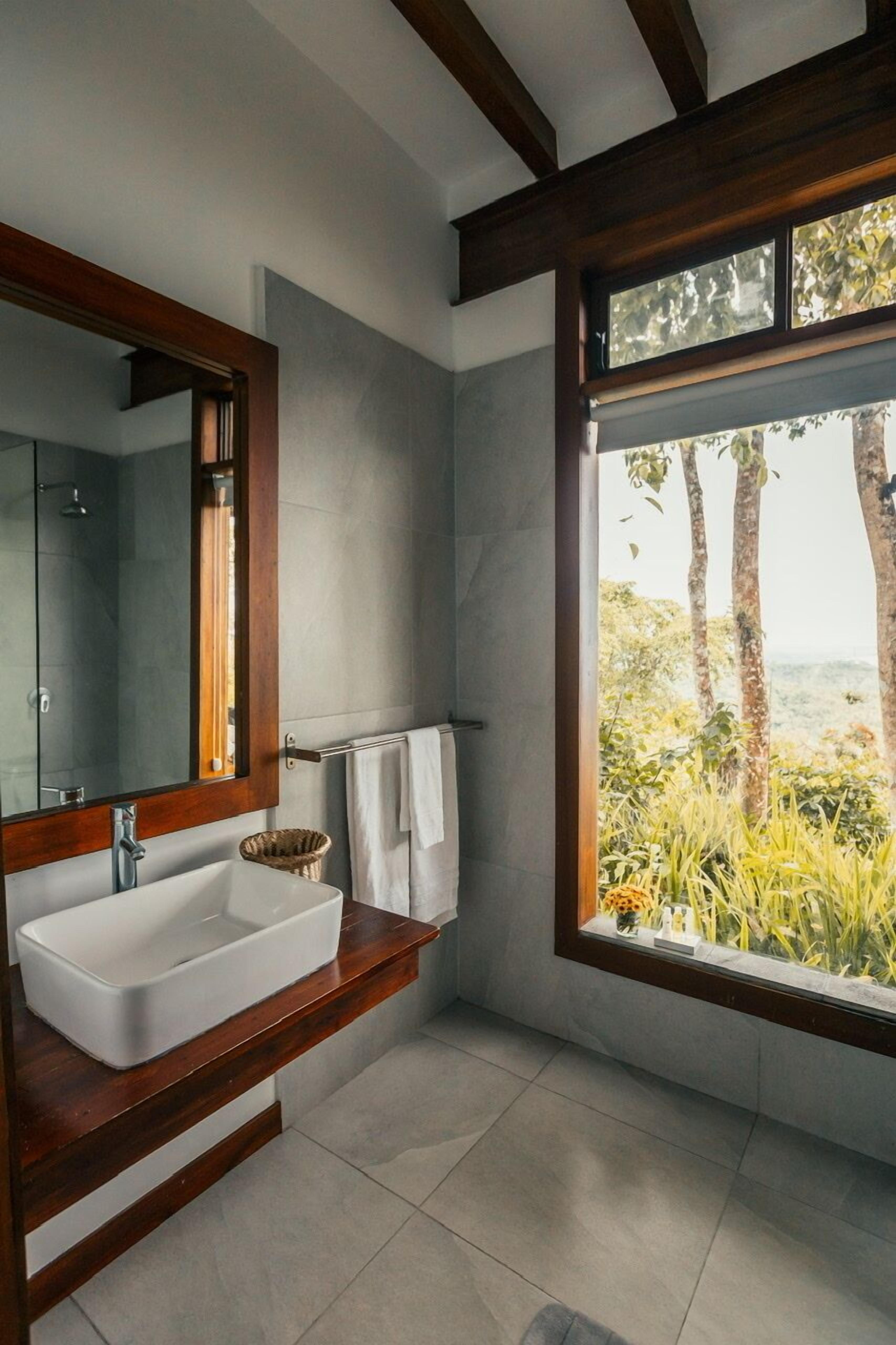 shower, free toiletries, towels