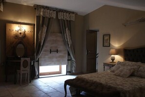 3 bedrooms, iron/ironing board, free WiFi, bed sheets - Mansion - Vallon pont d''arc (Vallon-Pont-D'arc)