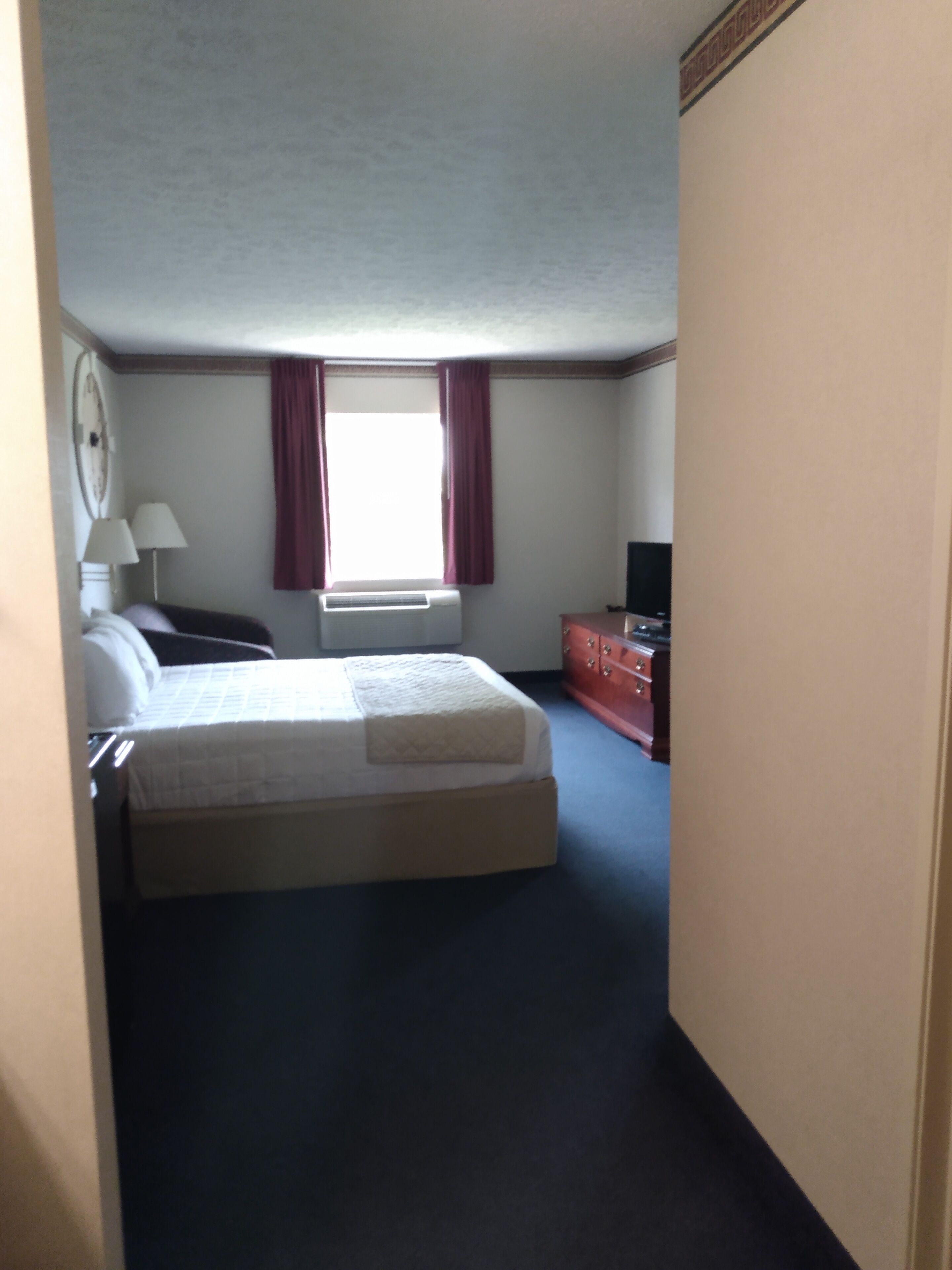 suite, multiple beds | 1 bedroom, premium bedding, down duvets, laptop workspace