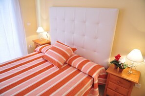 2 bedrooms, bed sheets