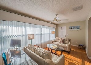 Interior entrance - Augustine Drive 1820 by White Pelican VR (Lady Lake)