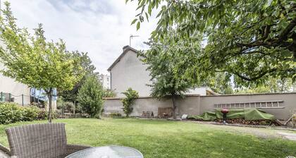 Independent studio with garden, near cathedral of Reims