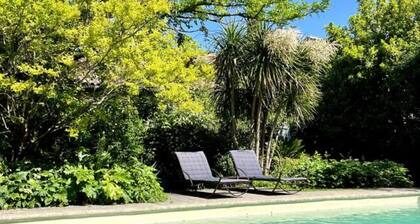 MAGNIFIQUE MAS - COEUR du VILLAGE - LUBERON VENTOUX avec JARDIN PISCINE PRIVES