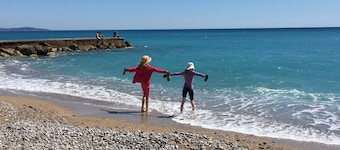 Magnifique appartement dominant de 100m2, énorme terrasse vue mer et montagne