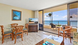 Smart TV, libri, videoteca, impianto stereo