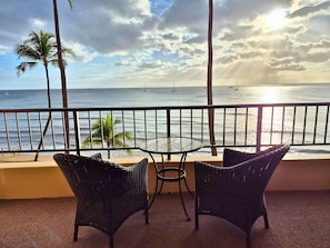 Property grounds - DIRECT Oceanfront! Amazing Panoramic View Sugar Beach 427! Refresh, Relax, Enjoy (Kihei)