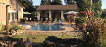 NY LISTERING !! Lake Home på South Grand - Privat pool och poolhus - 20 sovplatser