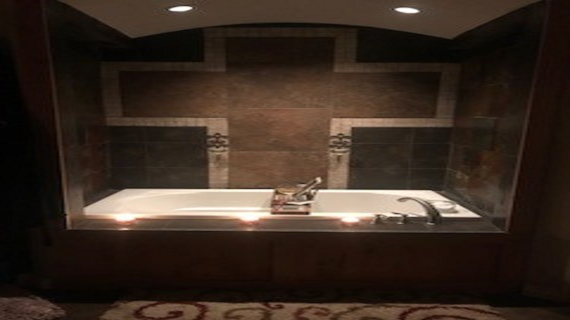 HEATED POOL  Grand Serenity is your Oasis on South Grand