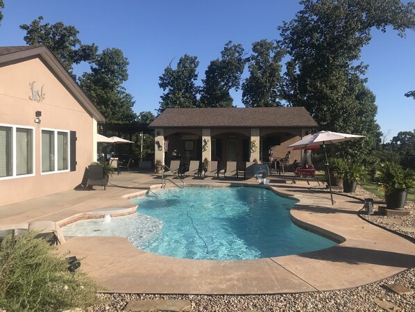 Piscine extérieure, piscine chauffée