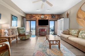Smart TV, books - Oceanfront Family Retreat - Steps to Sand w/ Grill, Bikes & Ocean Views! (St Augustine)