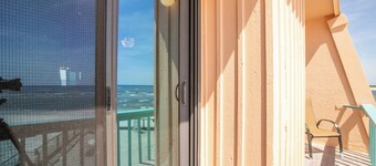 Oceanfront  Family Beach Rental Pet Friendly BBQ Grill 