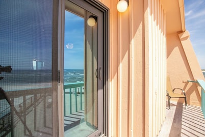 Oceanfront Family Retreat - Steps to Sand w/ Grill, Bikes & Ocean Views!