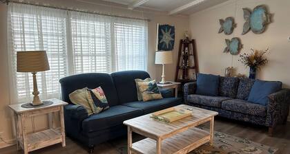 Immaculate 3Bed 2Bath OSV Gem Walk to Beach Pools Hottub Outdoor shower Golfcart