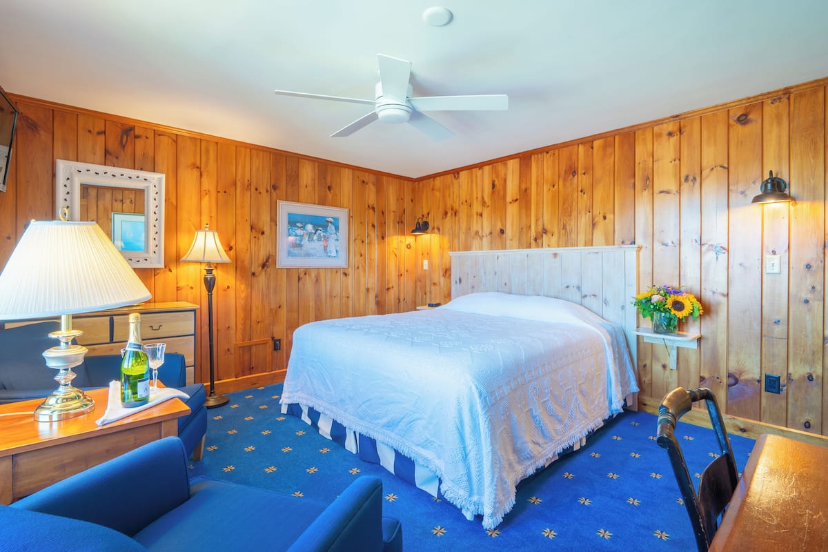 Standard Room | 1 bedroom, pillowtop beds, individually decorated
