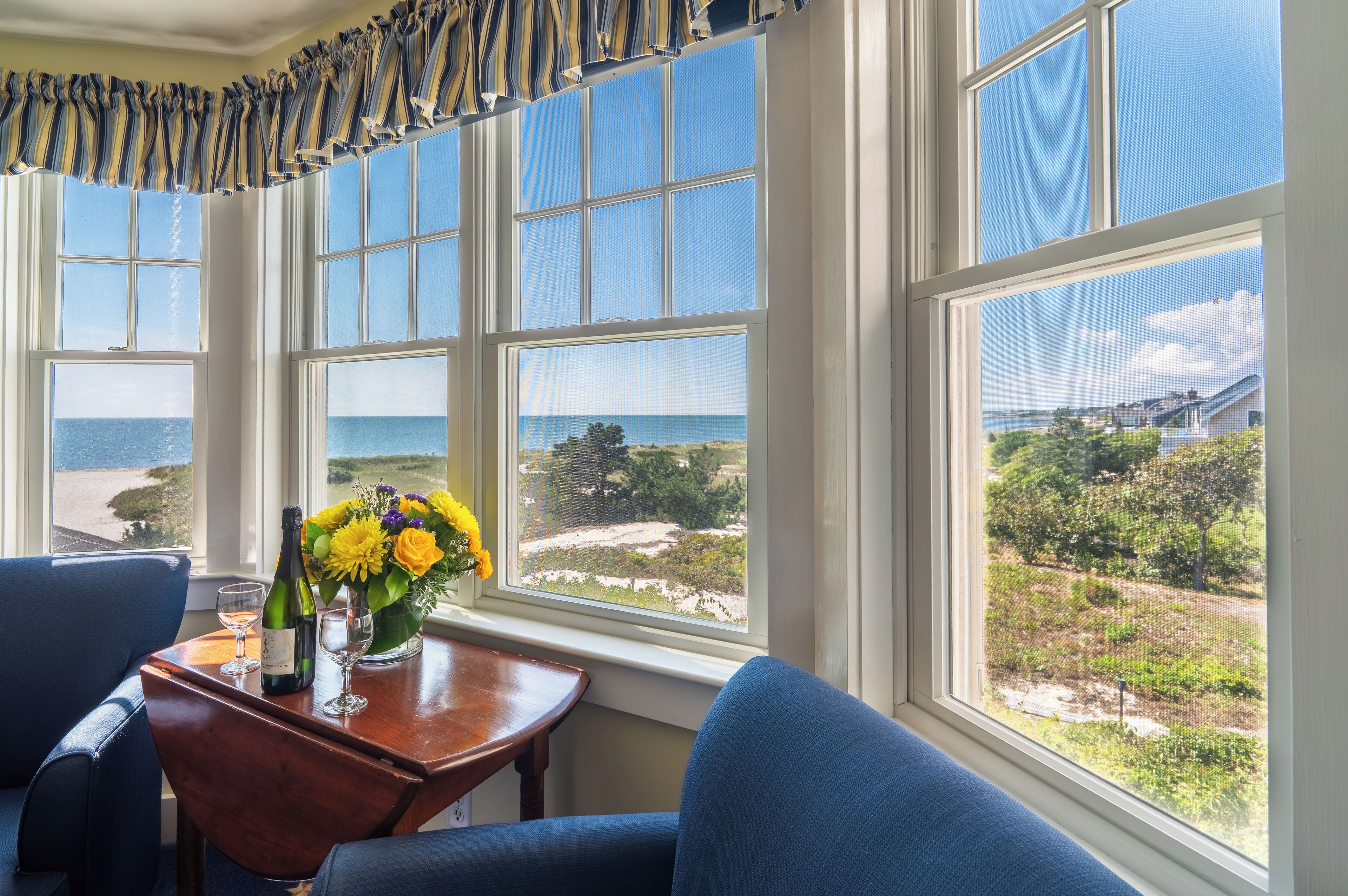 Deluxe Room, 1 King Bed, Ocean View | Pillow-top beds, individually decorated, individually furnished