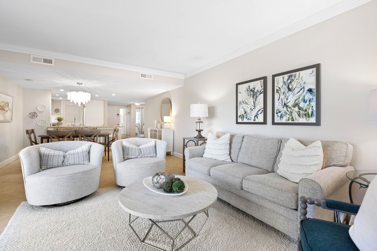 Walk to Beach Club! Pet Friendly & Golf Course View. No Carpeting!