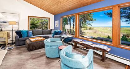 Park Point Beach House on Lake Superior, near shops