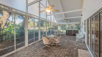 Rumah, 2 kamar tidur | Teras/patio