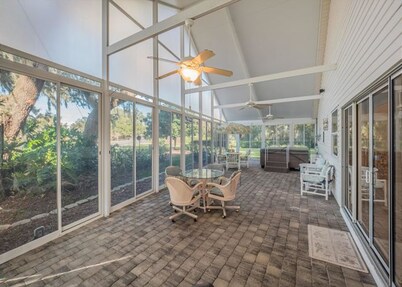 Carolina Court 1311 by White Pelican VR