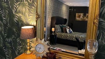 Suite Deluxe | 1 dormitorio, escritorio, cunas gratuitas y camas supletorias