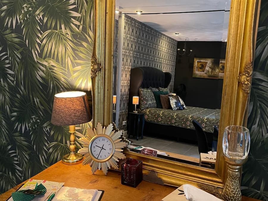 Deluxe Suite | Desk, free cots/infant beds, rollaway beds, free WiFi