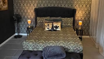 Suíte luxo | 1 quarto, escrivaninha, berços grátis