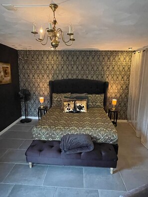 1 habitación, escritorio, cunas gratuitas y camas plegables/adicionales