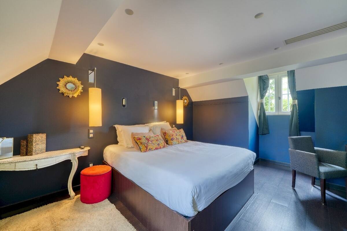 1 bedroom, premium bedding, minibar, in-room safe
