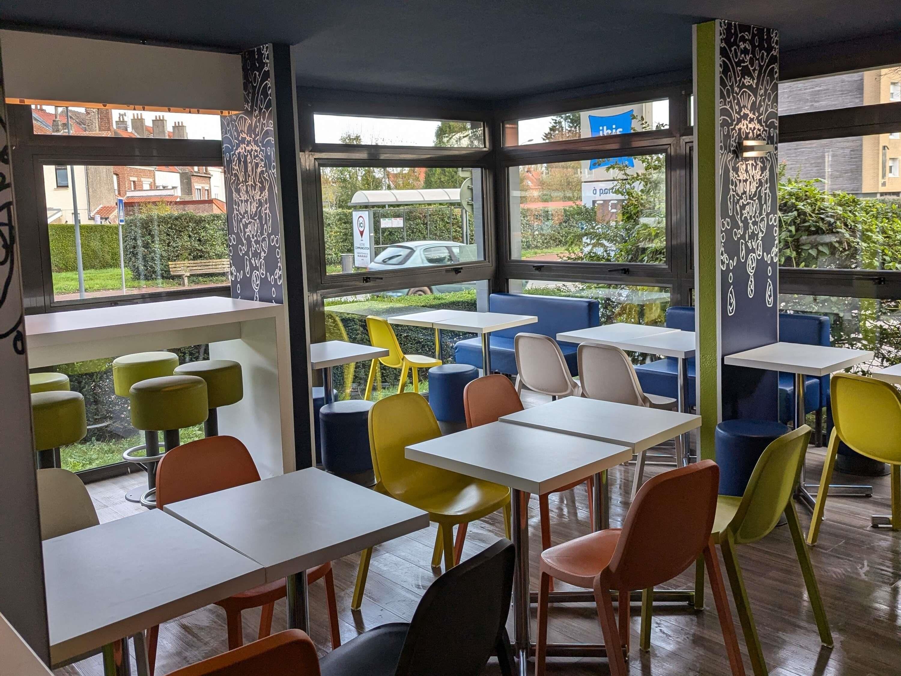 Desayuno buffet todos los días (con cargo)