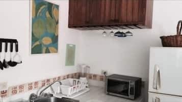 Basic Condo, 1 Bedroom | Private kitchen | Fridge, microwave, oven, stovetop